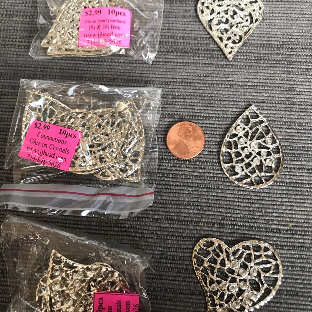 SILVER METAL HEARTS/TEARDROP  PENDANTS Jewelry Lot